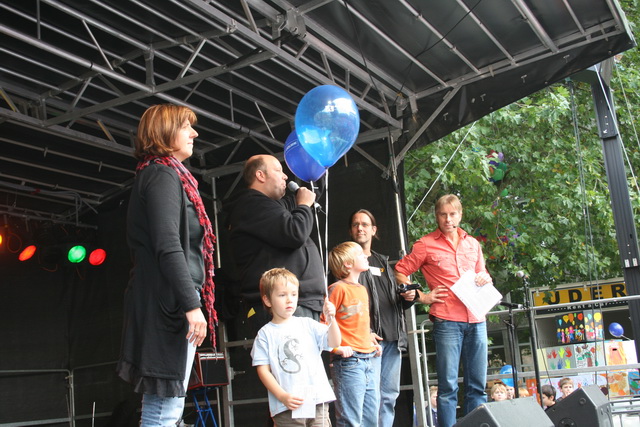 gal/2010/2010 Saitentwist Weltkindertag Burgplatz Essen 20.09.JugendhilfegGmbH Essen/2010 Saitentwist Weltkindertag Burgplatz Jugend Hilfe gGm20.09. 146.jpg
